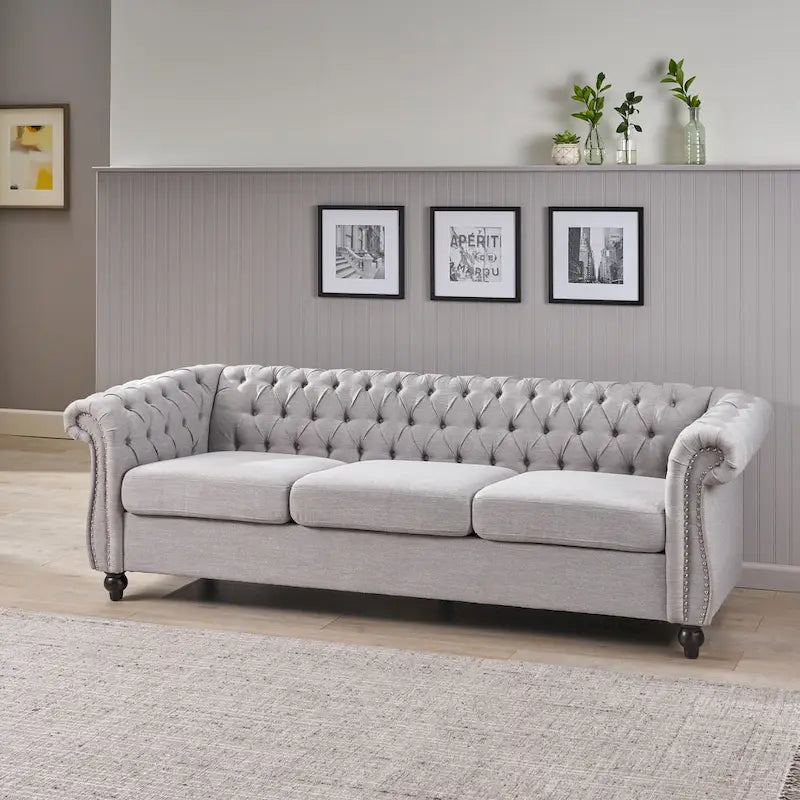 Chesterfield-Sofa für 3 Personen mit Knopfheftung und Ziernägeln